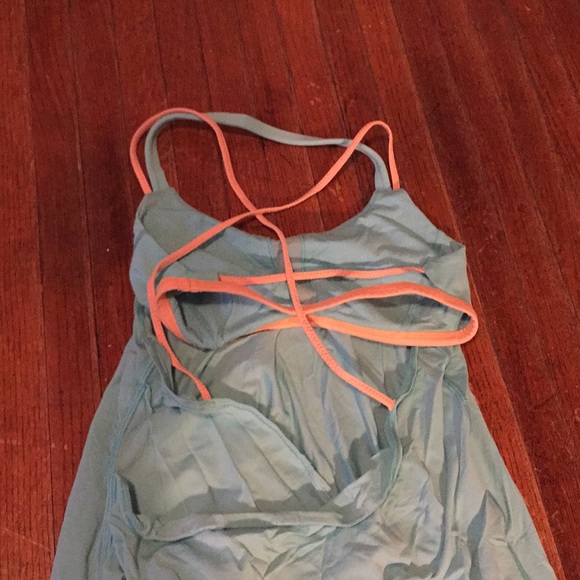 Lululemon workout tank - Picture 2 of 2